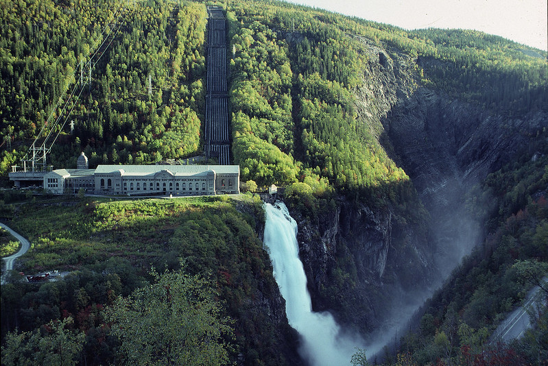 W zbiornikach wodnych południowo-zachodniej Norwegii obserwowane jest historycznie niskie zapełnienie.