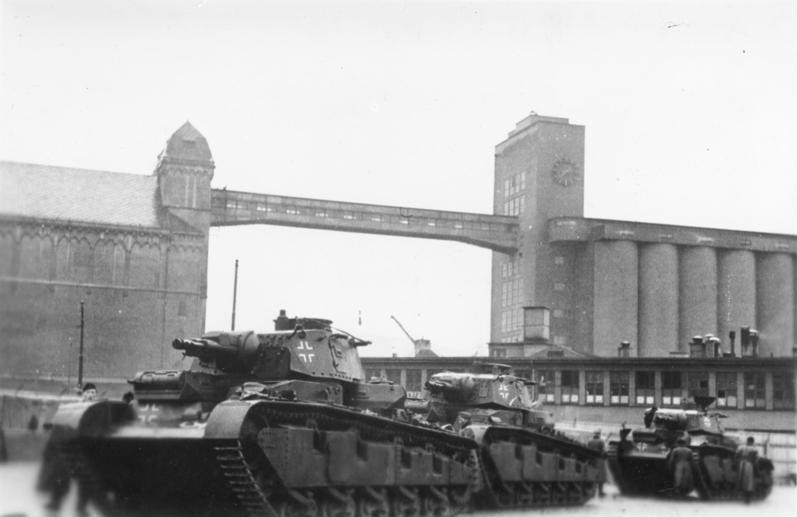 Niemieckie czołgi po wjeździe do Oslo podczas kampanii norweskiej w kwietniu 1940 roku.