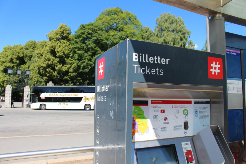 Automat biletowy w Oslo.