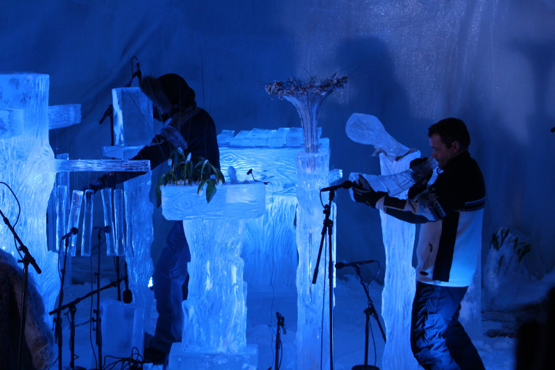 Publiczność co roku czeka na tradycyjny, lodowy koncert o północy