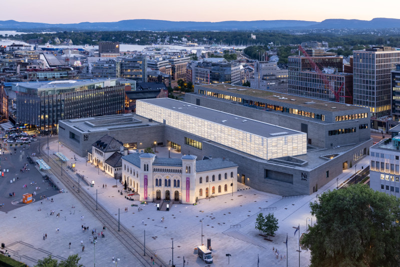 W muzeum mieszczą się tak naprawdę trzy instytucje: Narodowe Muzeum Sztuki, Architektury i Projektowania.