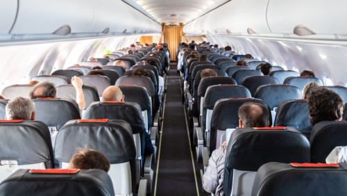 Podróże lotnicze to nowa droga zarażenia koronawirusem: Instytut Zdrowia Publicznego chce śledzić infekcje w samolotach