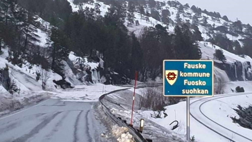 Północna Norwegia: jedna z najbardziej ruchliwych dróg zamknięta po zejściu lawiny błotnej [AKTUALIZACJA]