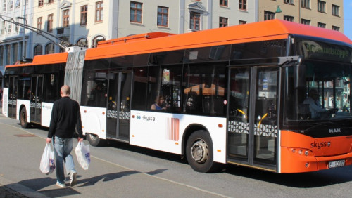 Przyjazne środowisku i nowoczesne: Bergen zamówiło trolejbusy z polskiej fabryki