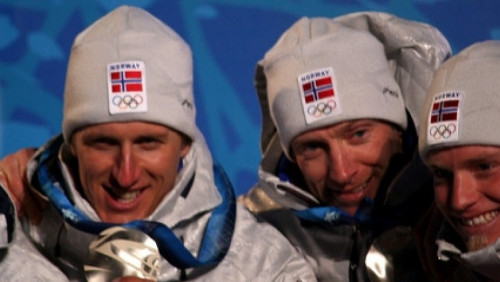 Kadrowi narciarze zostali bez ubrań na olimpiadę, bo... mieli zbyt kontrowersyjne swetry