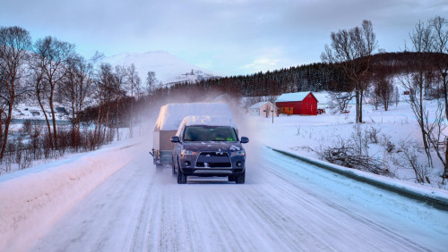 Opony zimowe w Norwegii: za niewłaściwe ogumienie grożą mandaty