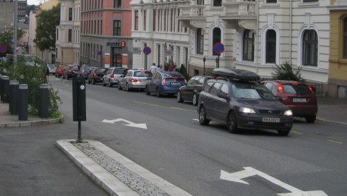 „Na próbę” zamykają popularny przejazd w Oslo. Ma być bezpieczniej dla mieszkańców