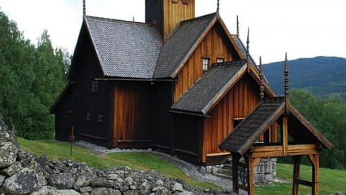  Amerykańsko-norweskie wędrówki drewnianej świątyni