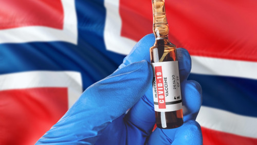 Rząd uruchamia pakiet kryzysowy i ujawnia trzy scenariusze rozwoju epidemii w Norwegii