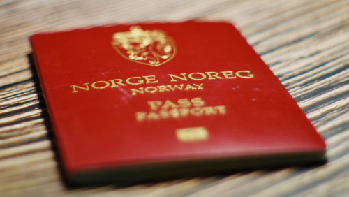 Miliony koron za brak dostaw: policja chce kary dla firmy paszportowej