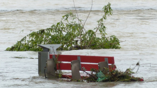 Wiosenne powodzie Østlandet: wylały rzeki, ogłoszono pomarańczowy alarm