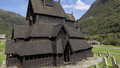 Można już zwiedzać najstarszy norweski kościół klepkowy. Liczy ponad 800 lat