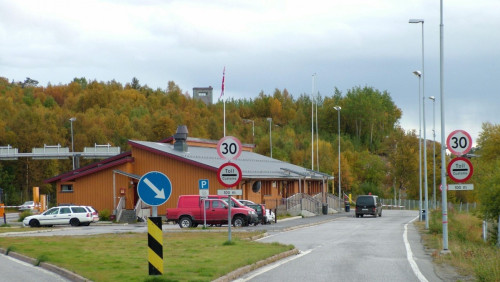 Rosja zakazuje transportu do Norwegii. Na przejściu granicznym dalej wzmożony ruch