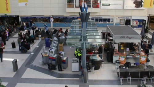 Uzbrojeni w… cierpliwość: wzmożona kontrola bezpieczeństwa na lotnisku w Bergen
