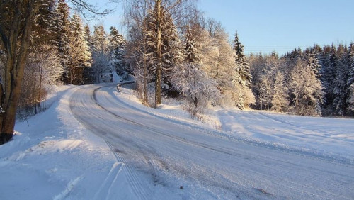 Chaos pogodowy w Norwegii: tysiące ludzi bez prądu. W całym kraju śnieg, burze i osuwiska
