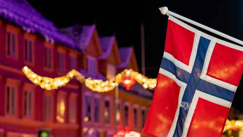 Światełka, jarmark i lodowisko: Tromsø chce być najlepszym bożonarodzeniowym miastem świata