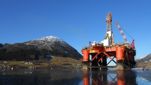 Uwolnią 60 milionów baryłek ropy z zapasów. Norwegia pomoże utrzymać stabilny eksport w obliczu wojny