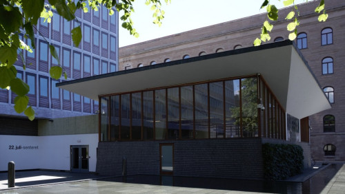 Ośrodek pamięci po atakach Breivika będzie mieć stałą siedzibę. Trwa remont Centrum 22 Lipca