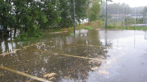 Zagrożenie powodziowe w  Norwegii: możliwe podtopienia i zablokowane drogi