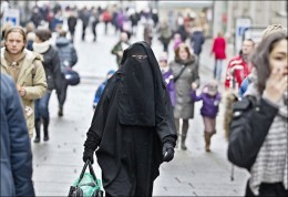 Akershus chce zakazu noszenia nikabu w szkole