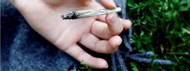 Dzieci z „zachodu” częściej palą marihuanę