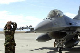 Norwegia wstrzymała swój udział w operacji w Libii