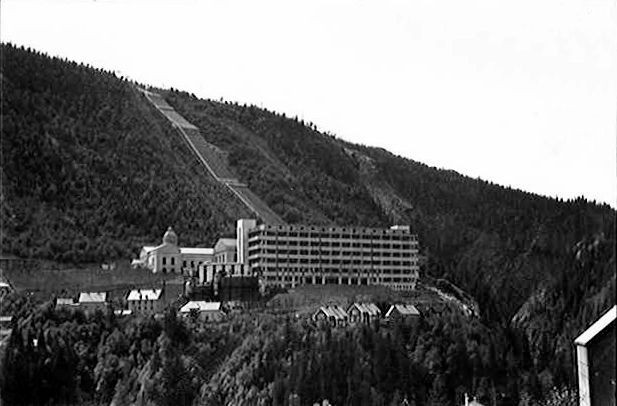 Hydroelektrownia Vemork, niedaleko miasta Rjukan w 1935 roku.