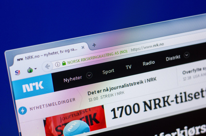 Przedstawiciele norweskich mediów skrytykowali brak dostępu do ważnych informacji i zbyt sztywny sposób stosowania  zobowiązań do zachowania poufności przez władze.