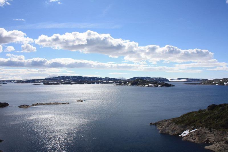 W lipcu, przez wzgląd na zbieranie zapasów wody na zimę, wstrzymano prace w kompleksie Ulla-Førre. To największa elektrownia wodna Europy Północnej.