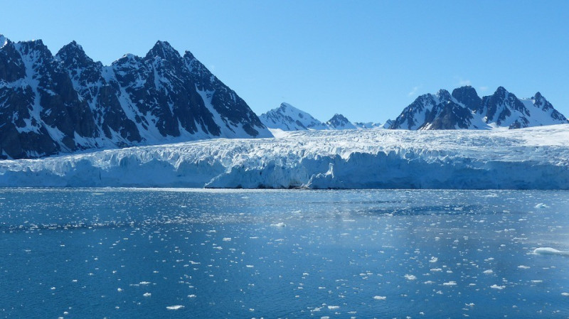 Jak mówi klimatolog Helga Therese Tilley Tajet z Norweskiego Instytutu Meteorologii, globalne ocieplenie najbardziej odczuwalne jest na północy. W Arktyce postępuje trzykrotnie szybciej niż w pozostałej części globu.