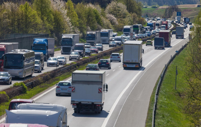 Zarząd chce poprawić bezpieczeństwo na drogach, gdyż zły stan techniczny ciężarówek, a także przemęczenie kierowców stwarzają zagrożenie w ruchu.