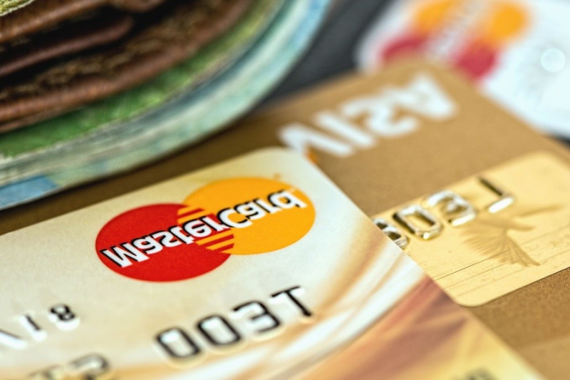 16 proc. Norwegów uważa, że kłopoty finansowe wywołuje u nich konieczność spłaty raty kredytu lub zadłużenia na karcie kredytowej.