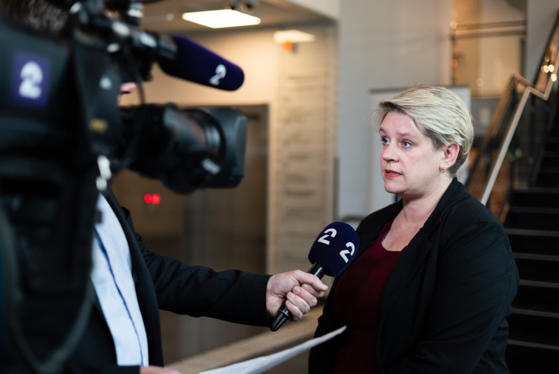 – Miliony ludzi zostały zmuszone do ucieczki, a około 40 tys. jak dotąd trafiło do Norwegii – mówiła minister pracy i integracji Marte Mjøs Persen.