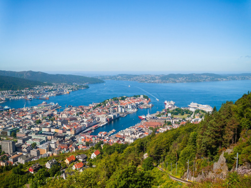Popularnością wciąż cieszą się okolice dużych miast, m.in. Oslo, Bergen, Trondheim oraz Stavanger.